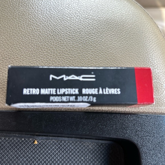 MAC RETRO MATTE LIPSTICK #707 RUBY WOO .10 OZ New In Box - Picture 6 of 8